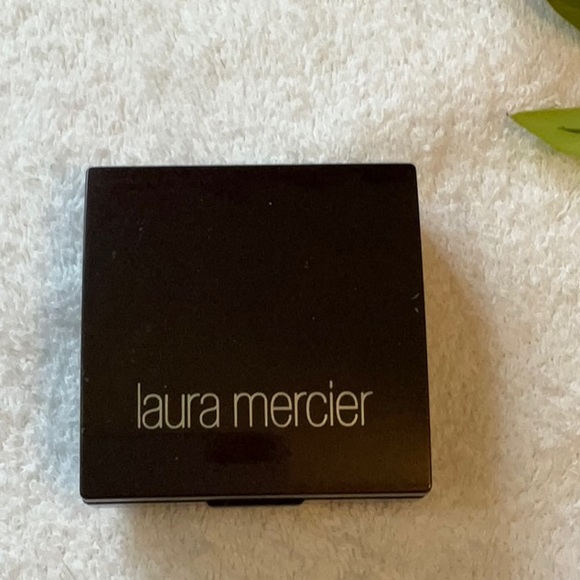 LAURA MERCIER FOUNDATION PALETTE BARELY USED - Picture 2 of 3